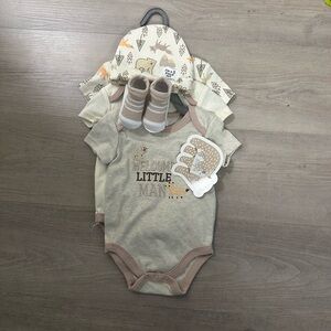 Welcome Little Man Bodysuit Set - Gray and Cream